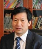 甘中學(xué),1987年留學(xué)美國(guó)康涅狄格州大學(xué),獲機(jī)械工程博士學(xué)位,曾任世界500強(qiáng)企業(yè)美國(guó)ABB公司機(jī)器人研究中心主任兼首席科學(xué)家。2003年回國(guó)尋求發(fā)展,與廊坊新奧集團(tuán)牽手,創(chuàng)建新奧博為技術(shù)有限公司。2006年,再次創(chuàng)建新奧科技發(fā)展有限公司。